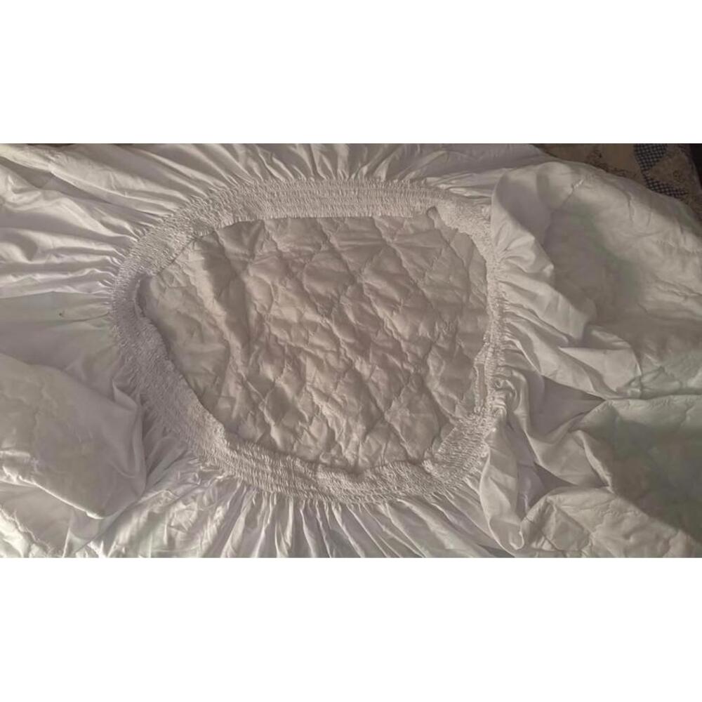 3 Twin Sheet Sets & 2 Mattress Pads- Very Good - Picture 7 of 8